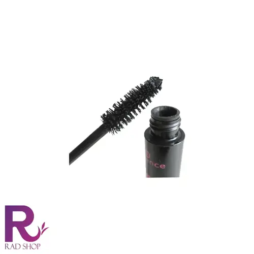 ریمل چشم حجم دهنده آی لاو اکستریم برس ضخیم اسنس مشکی، نمای نزدیک برس ضخیم مشکی ریمل و دهانه باز محفظه، روی زمینه سفید