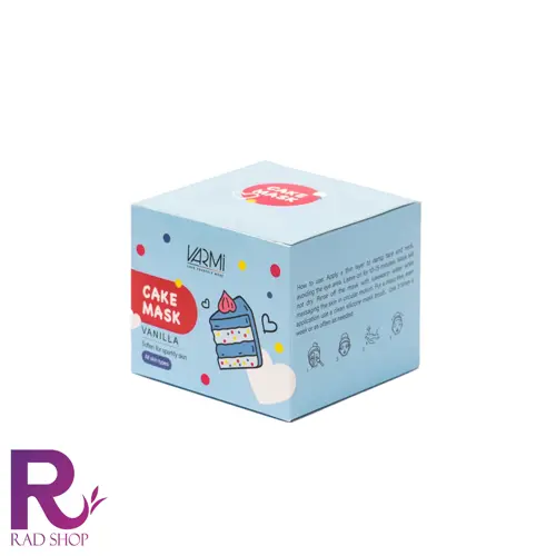 کیک ماسک آبرسان صورت وارمی، جعبه مکعبی آبی روشن با تصویر کیک و نوشته CAKE MASK، از زاویه سه‌رخ روی زمینه سفید